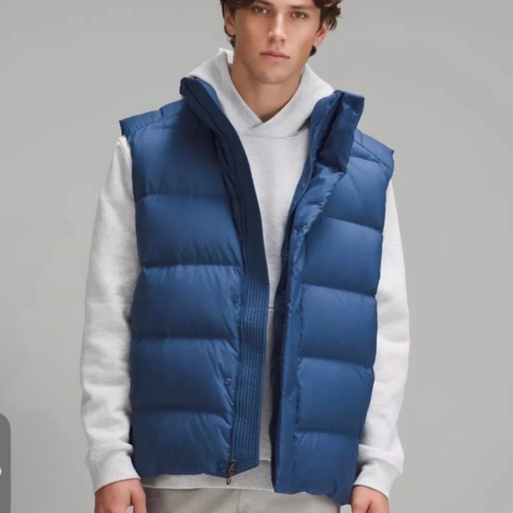 Lululemon Men’s Wunder Puff Down Vest in navy blue size xs relaxed fit